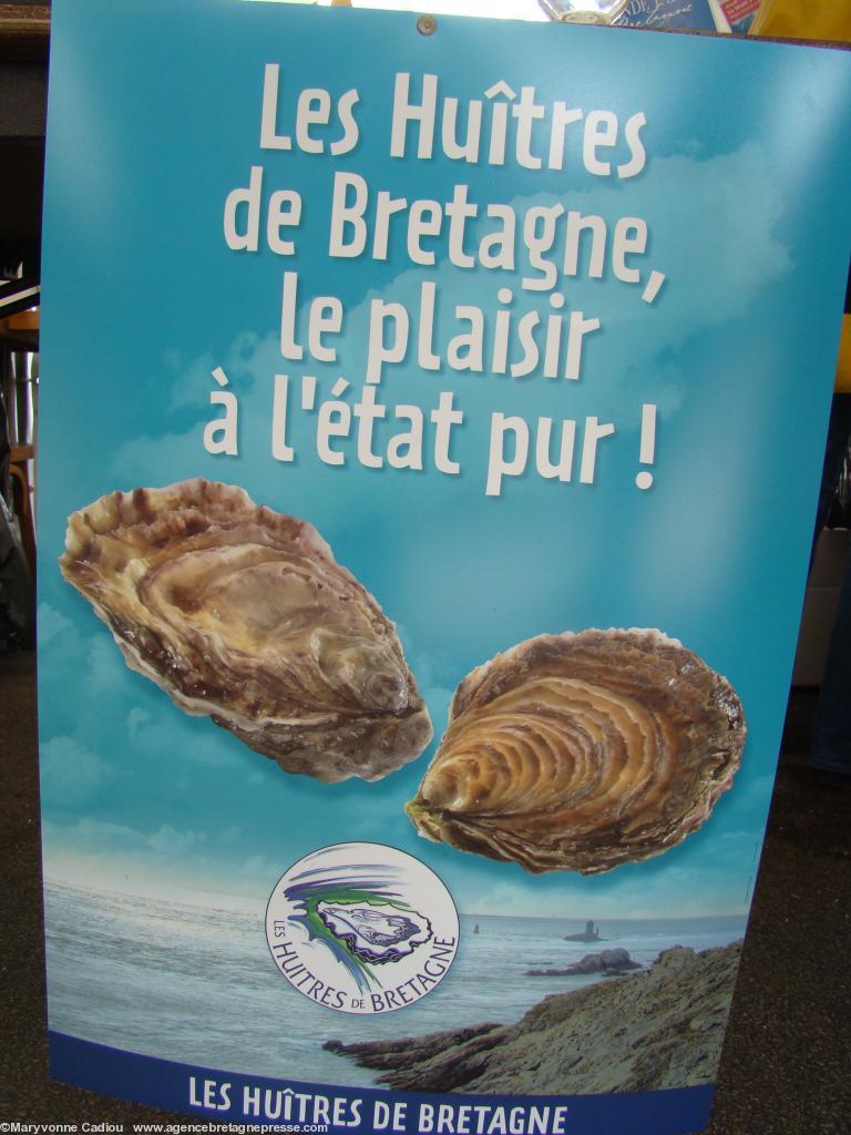<b>Plus</b>. Affiche Huîtres de Bretagne suspendue. <b>Plus</b>. Affiche Huîtres de Bretagne suspendue.