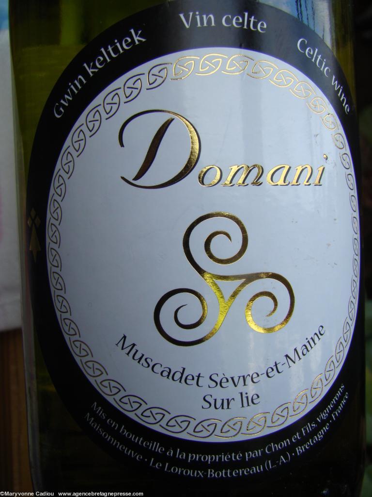 <b>Plus</b>. Chon toujours. Triskell sur l\'étiquette du gwin keltiek. <b>Cliquer pour voir la photo entière.</b> <b>Plus</b>. Chon toujours. Triskell sur l\'étiquette du gwin keltiek. <b>Cliquer pour voir la photo entière.</b>