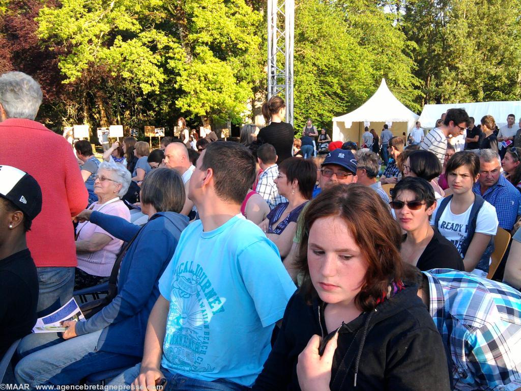 Les spectateurs attendent le spectacle