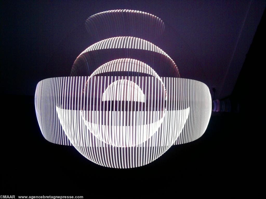 The Particule oeuvre de Alex Posada The Particule oeuvre de Alex Posada