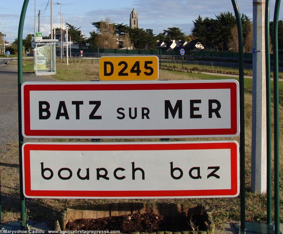 Le panneau d\'entrée du Bourg de Batz. Photo du 27-10-2008. Le panneau d\'entrée du Bourg de Batz. Photo du 27-10-2008.
