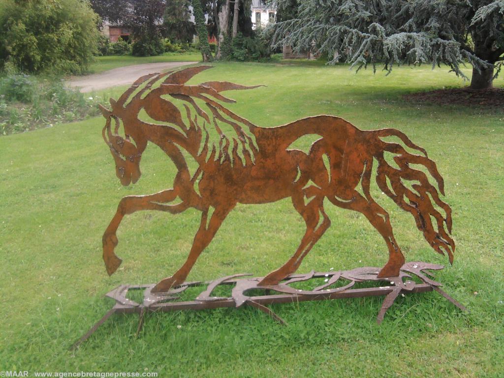 Sculpture de Lili Badin dans le parc du haras
