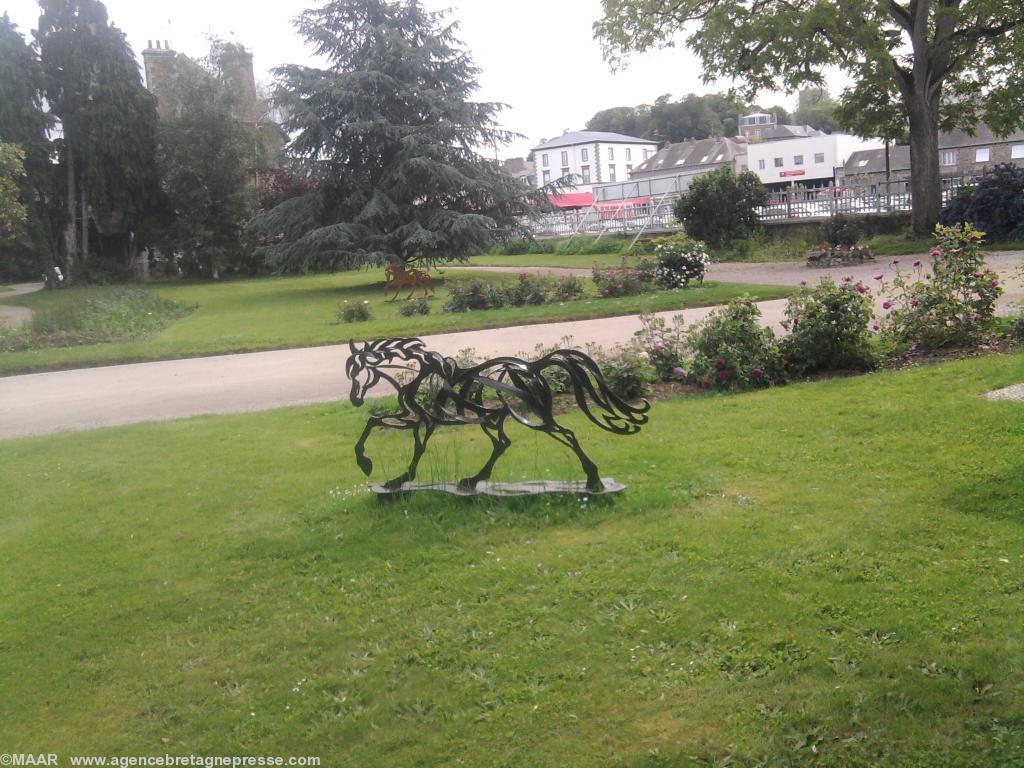 Sculpture de Lili Badin dans le parc du haras