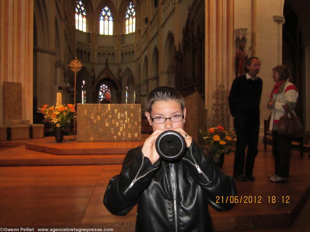 Camille Canaple élève du Conservatoire et membre du Bagad Bro Foën (de Fouesnant) a 11 ans et demi.