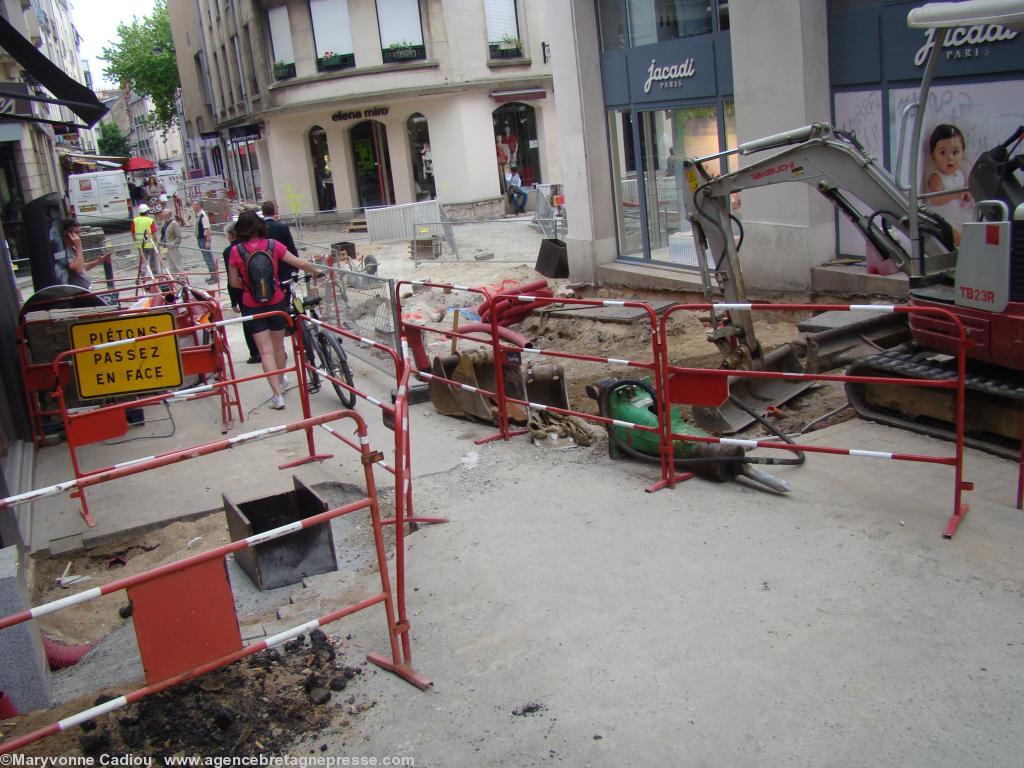 Nantes 30 mai 2012. Aménagement piétonnier. La rue Franklin en travaux pour longtemps. Nantes 30 mai 2012. Aménagement piétonnier. La rue Franklin en travaux pour longtemps.