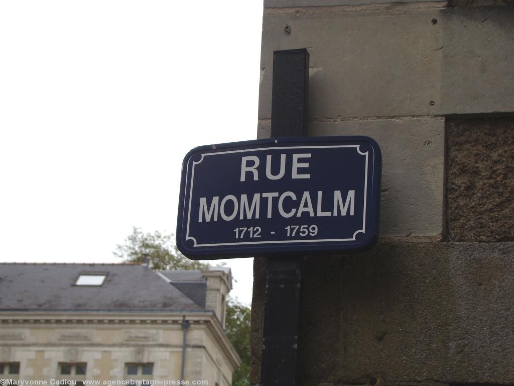 Nantes 17 juin 2012. <b>Connaissez-vous Momtcalm ?</b> Sur la rue Richebourg non loin de la gare nord. Nantes 17 juin 2012. <b>Connaissez-vous Momtcalm ?</b> Sur la rue Richebourg non loin de la gare nord.