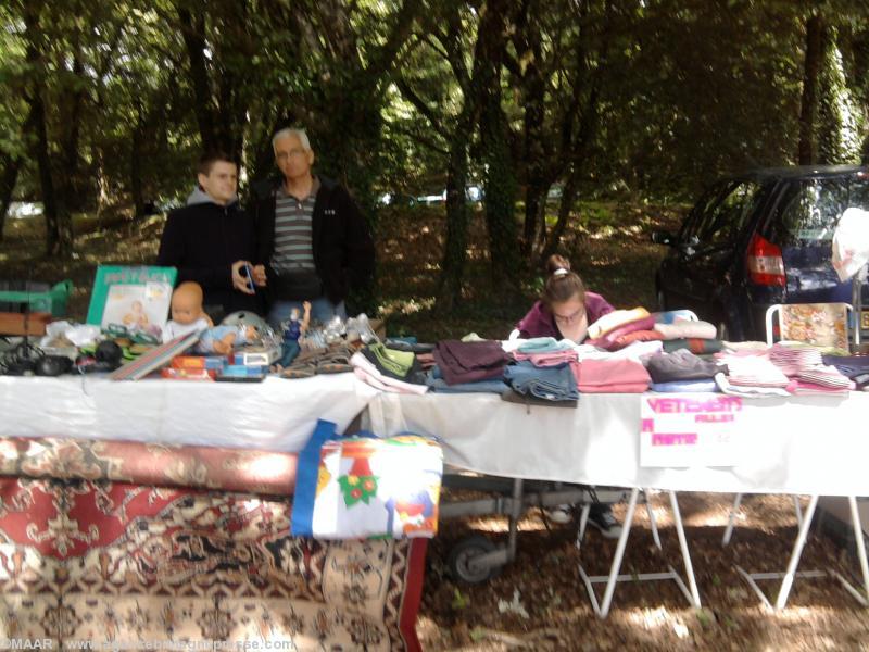 Vide grenier côté bois
