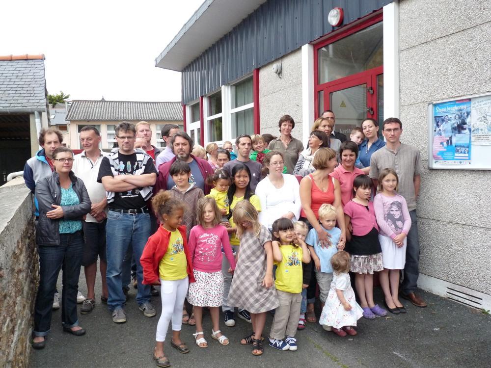 Le 3 août 2012 les familles de Skol Diwan Louaneg se
mobilisent pour l\'école.