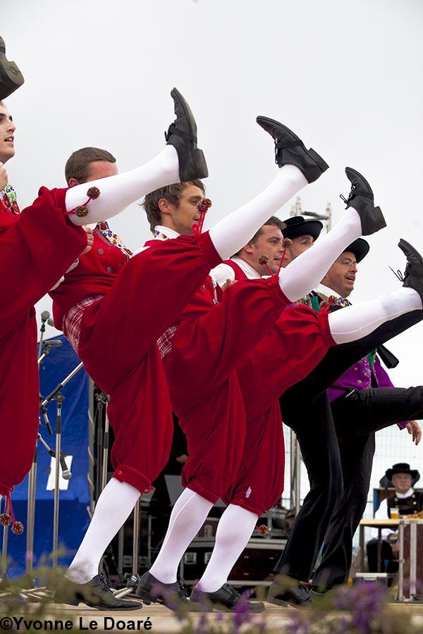 A Plougastel Daoulas on sait lever la jambe! A Plougastel Daoulas on sait lever la jambe!