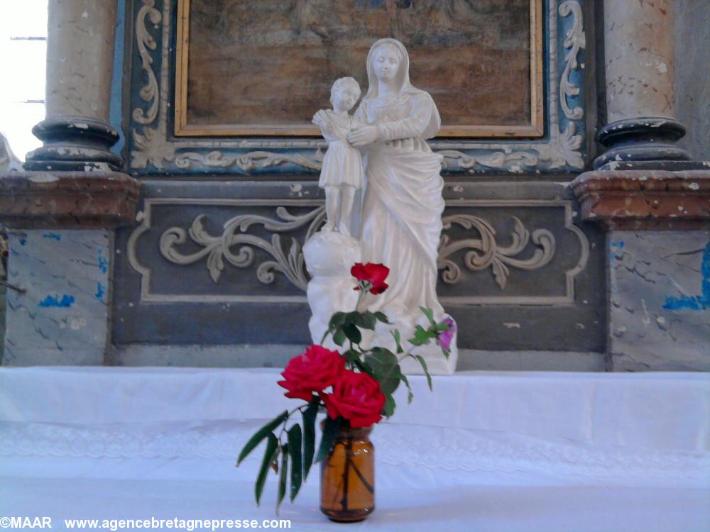 Vue de l\'intérieur de l\'église Vue de l\'intérieur de l\'église