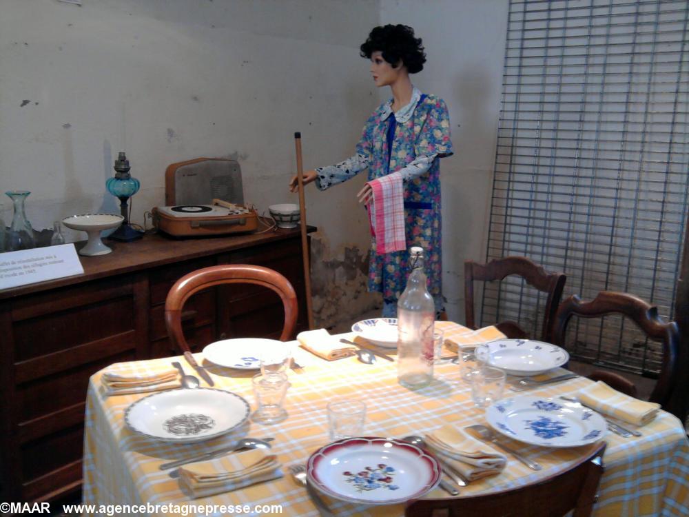 Vue de l\'intérieur d\'une baraque