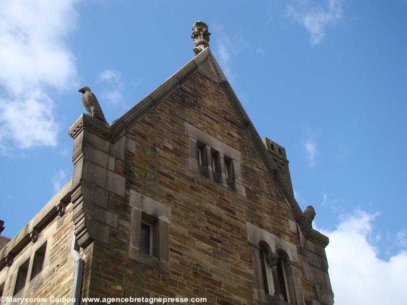 Musée Dobrée sculptures extérieures. Oiseaux Musée Dobrée sculptures extérieures. Oiseaux