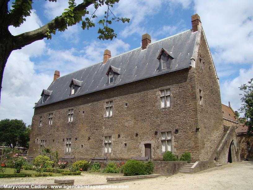 Musée Dobrée. Manoir de La Touche façade sud. Musée Dobrée. Manoir de La Touche façade sud.