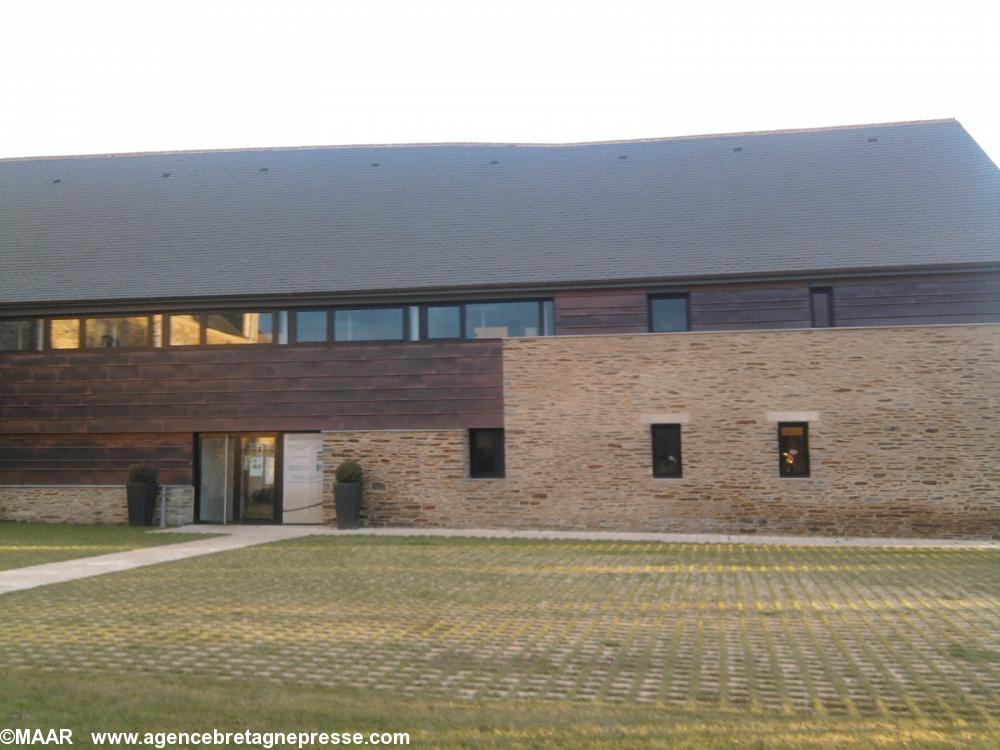 Le lieu d\'exposition la galerie L\'invanterie Le lieu d\'exposition la galerie L\'invanterie