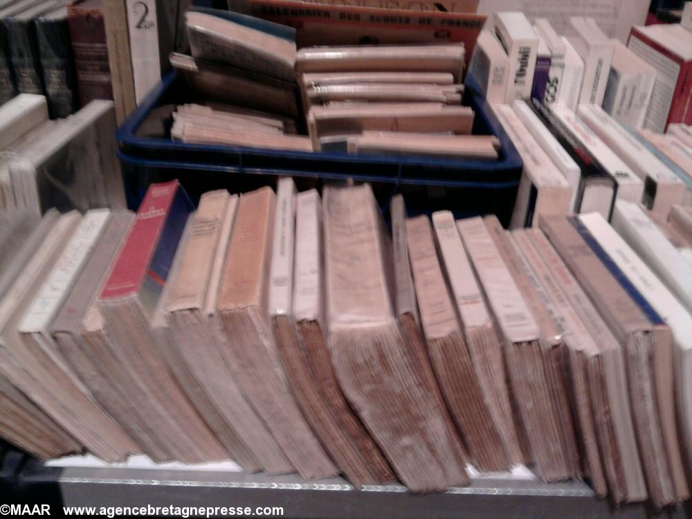 Vue d\'un stand de livres