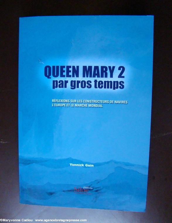 Colloque Construction navale Nantes 20-21 septembre 2012. Yannick Guin lui offre aussi son livre de “Réflexions sur les constructeurs maritimes”. 2007 Siloë. Colloque Construction navale Nantes 20-21 septembre 2012. Yannick Guin lui offre aussi son livre de “Réflexions sur les constructeurs maritimes”. 2007 Siloë.