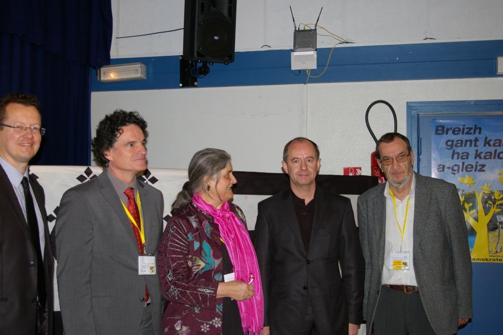Kristian Guyonvarc\'h,  Paul Molac,  Mona 
Bras,  Jean-Jacques Urvoas,  Herri 
Gourmelen.