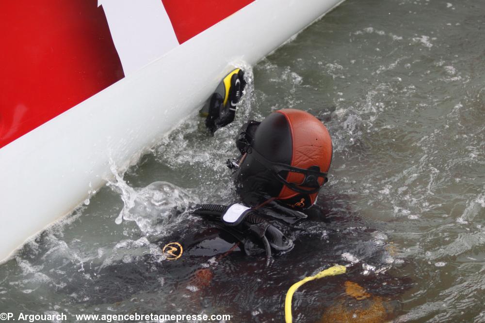 Poncer la coque une dernière fois Poncer la coque une dernière fois
