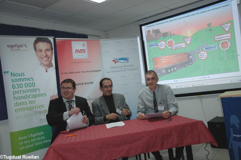 Signature de la convention le 12 novembre entre François Massolo délégué régional de l’Agefiph Bretagne Anthony Rouxel délégué régional de la Fédération nationale des transports routiers et Philippe Plantard délégué régional de la Fédération nationale des transports de voyageurs.