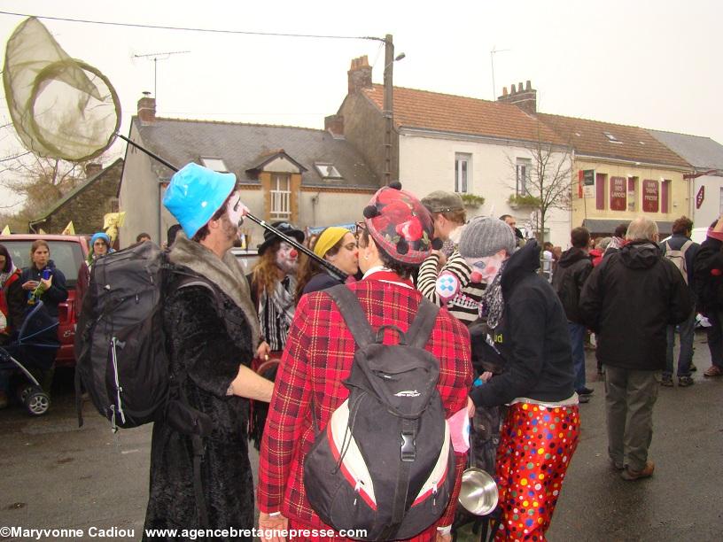 Notre-Dame des Landes 17 nov. 2012. Les clowns. Notre-Dame des Landes 17 nov. 2012. Les clowns.