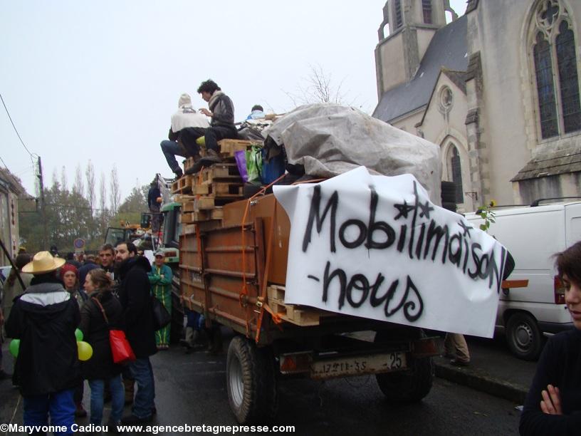 Notre-Dame des Landes 17 nov. 2012. Encore des remorques. Notre-Dame des Landes 17 nov. 2012. Encore des remorques.