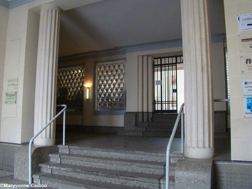 Nantes. Immeuble CGA. Entrée. Nantes. Immeuble CGA. Entrée.