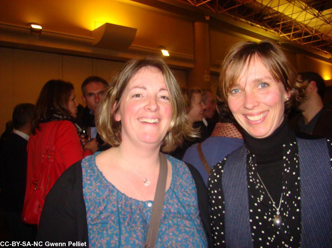 la présidente du Comité des Oeuvres Sociales et la
Vice-présidente