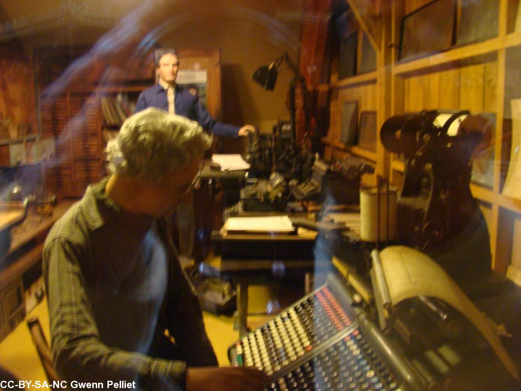 L\'imprimeur dans son travail L\'imprimeur dans son travail