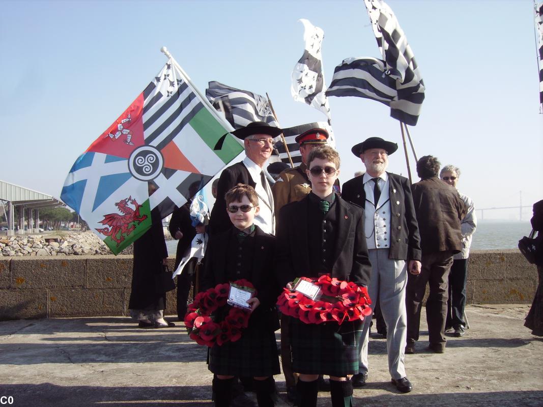 2012 - Breton, British, and Irish people join in the
remembrance of March 28th 1942