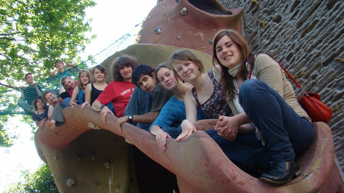 Fiskal Jabadao  strollad c\'hoariva lise Diwan