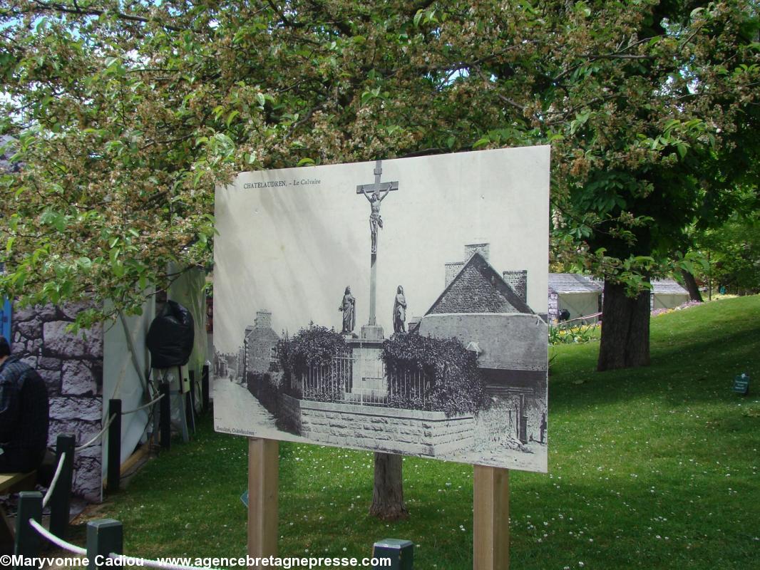 Reproductions de cartes postales anciennes. Le château des ducs de Bretagne à Nantes en photo ou carte postale n\'aurait pas juré dans le décor... Reproductions de cartes postales anciennes. Le château des ducs de Bretagne à Nantes en photo ou carte postale n\'aurait pas juré dans le décor...