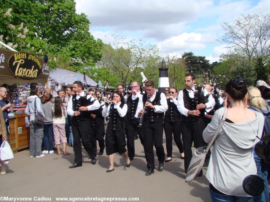 Le bagad de Naoned/Nantes. Le bagad de Naoned/Nantes.