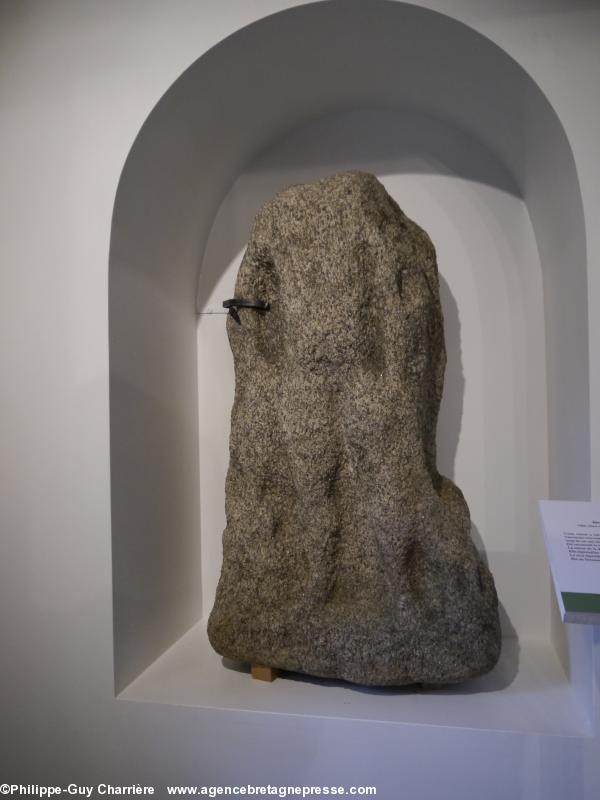 Un rarissime Mercure breton en pierre locale - IIème siècle après Jésus-Christ Un rarissime Mercure breton en pierre locale - IIème siècle après Jésus-Christ