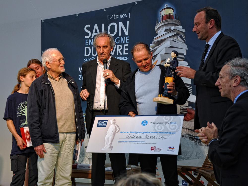 Roidigezh ar priz lennegel e Gwened (a gleiz da zehou : Kerlenn-skrivañ Gwened, Yann an Aod, Patrick Mahé, David Robo, Goulc\'han Kervella, Gabriel Sauvet)