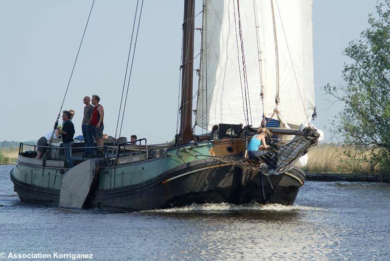 La péniche Korriganez en route pour le Fest Jazz!