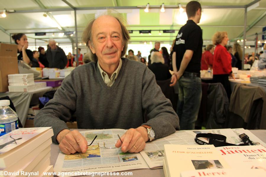 Hervé Jaouen, le grand maître du roman noir en Bretagne. Hervé Jaouen, le grand maître du roman noir en Bretagne.