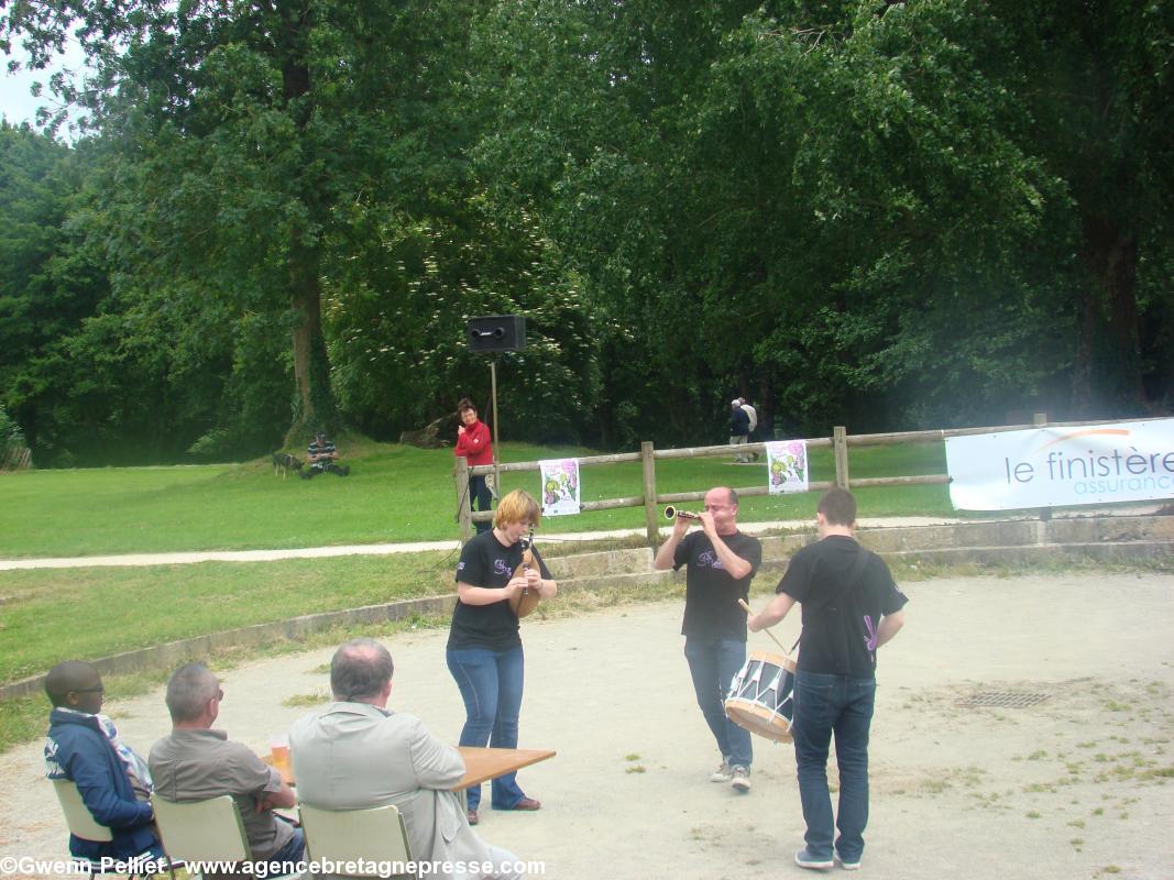 L\'ensemble \"Goul-Bleu-Mor\" L\'ensemble \"Goul-Bleu-Mor\"