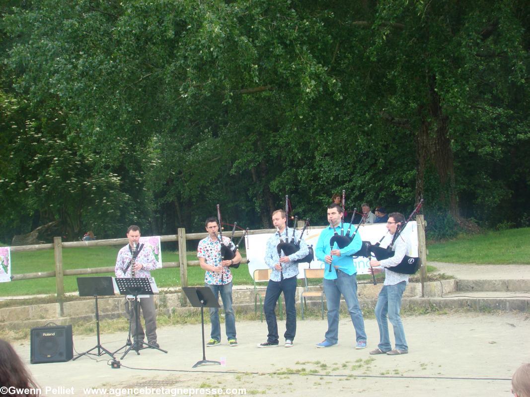 Le Quatuor \"Koukeri\" de Locoal-Mendon Le Quatuor \"Koukeri\" de Locoal-Mendon