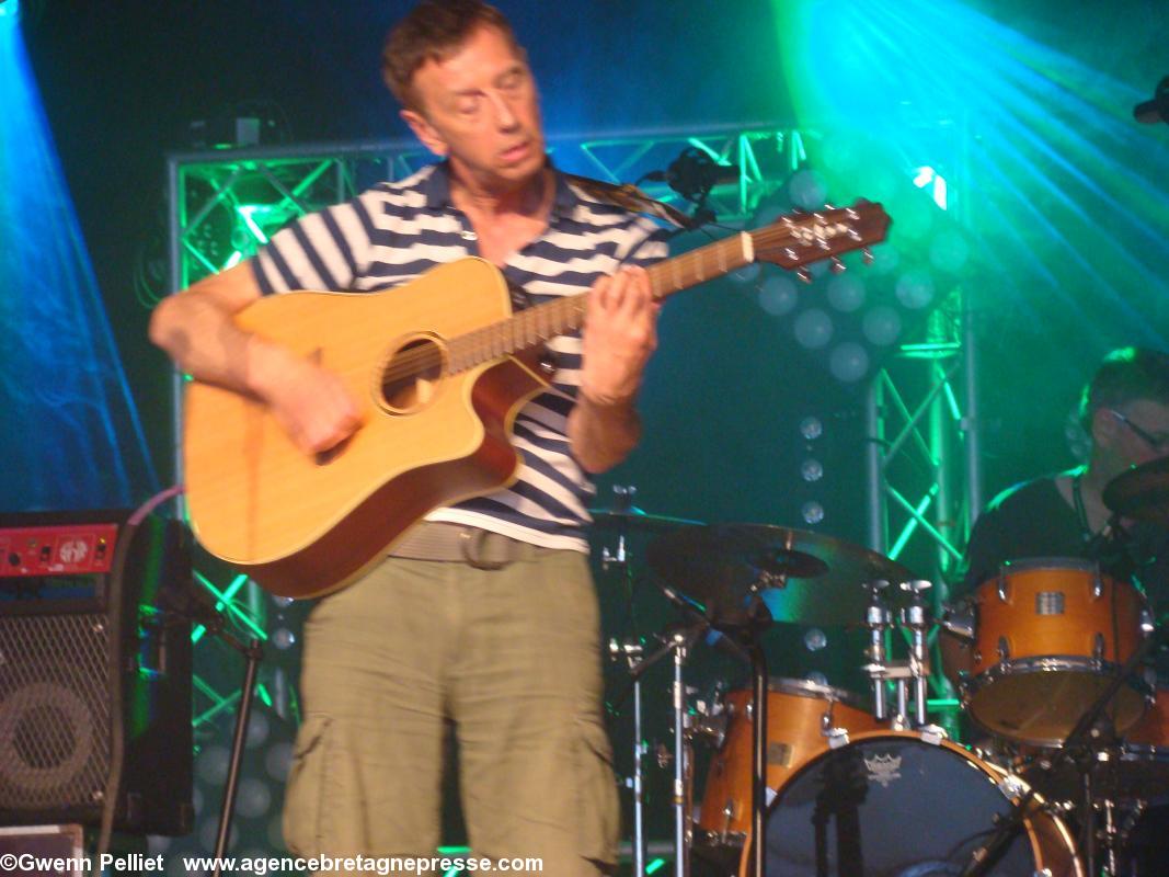 Le guitariste de New Celeste, Ian Fergus