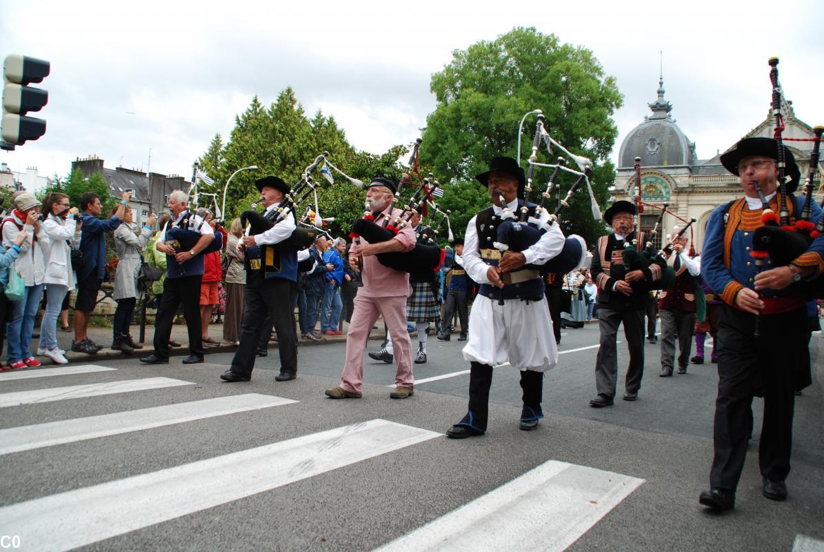 Les \'\'vieux\'\' forbans d\'Ar re Gozh! 
Louis Gildas et Agence Bretagne Presse