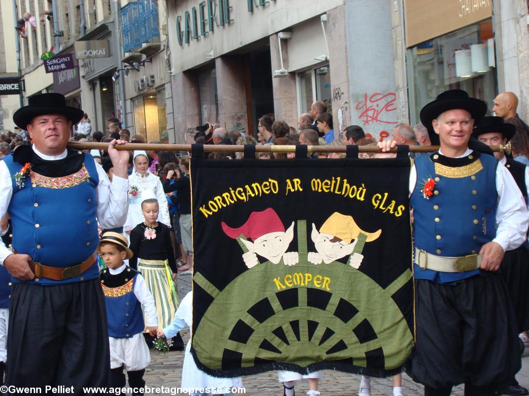 Cercle Korriganed ar Meilhoù Glaz du Moulin Vert à Kemper. Cercle Korriganed ar Meilhoù Glaz du Moulin Vert à Kemper.
