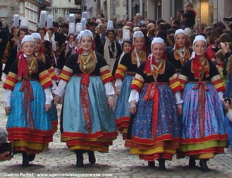 Cercle Ar Vro Vigouden de Pont-l\'Abbé. Cercle Ar Vro Vigouden de Pont-l\'Abbé.