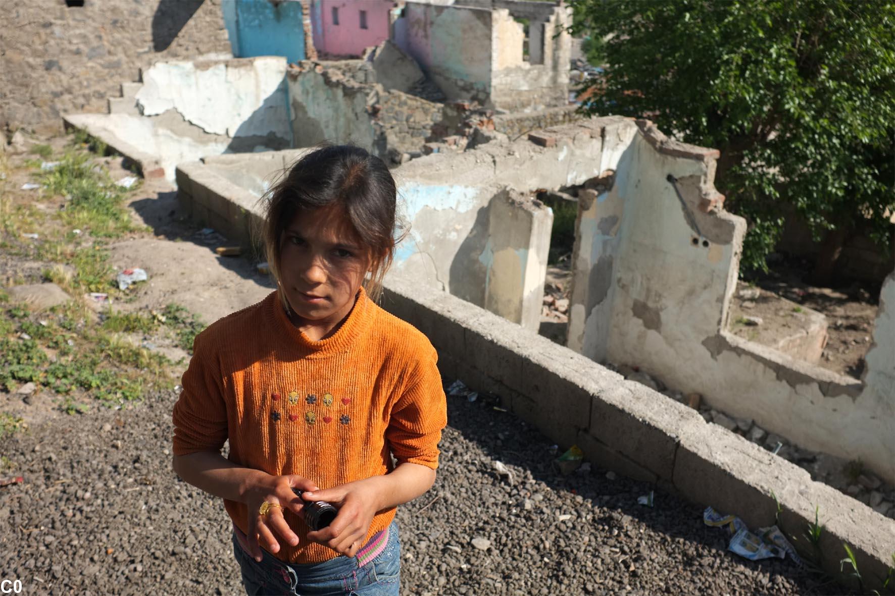 jeune réfugiée kurde de Syrie