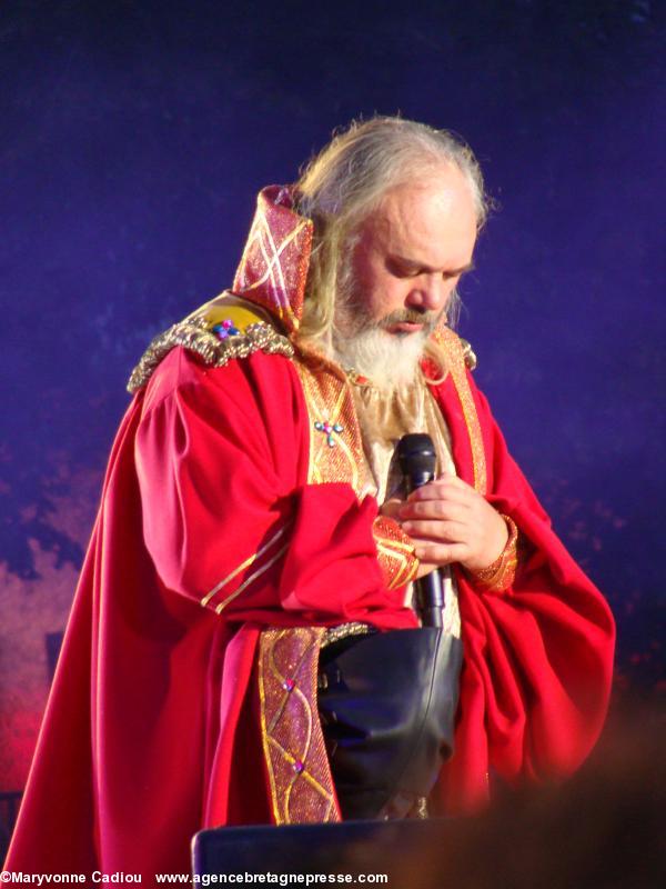 Christian Décamps en François II duc de Bretagne lors de l’opéra-rock Anne de Bretagne à Nantes en 2010 (le 29 juin). Christian Décamps en François II duc de Bretagne lors de l’opéra-rock Anne de Bretagne à Nantes en 2010 (le 29 juin).