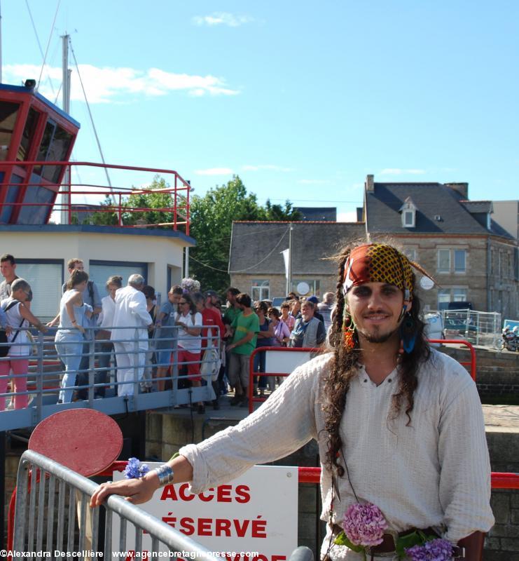 Le pirate de la passerelle Le pirate de la passerelle