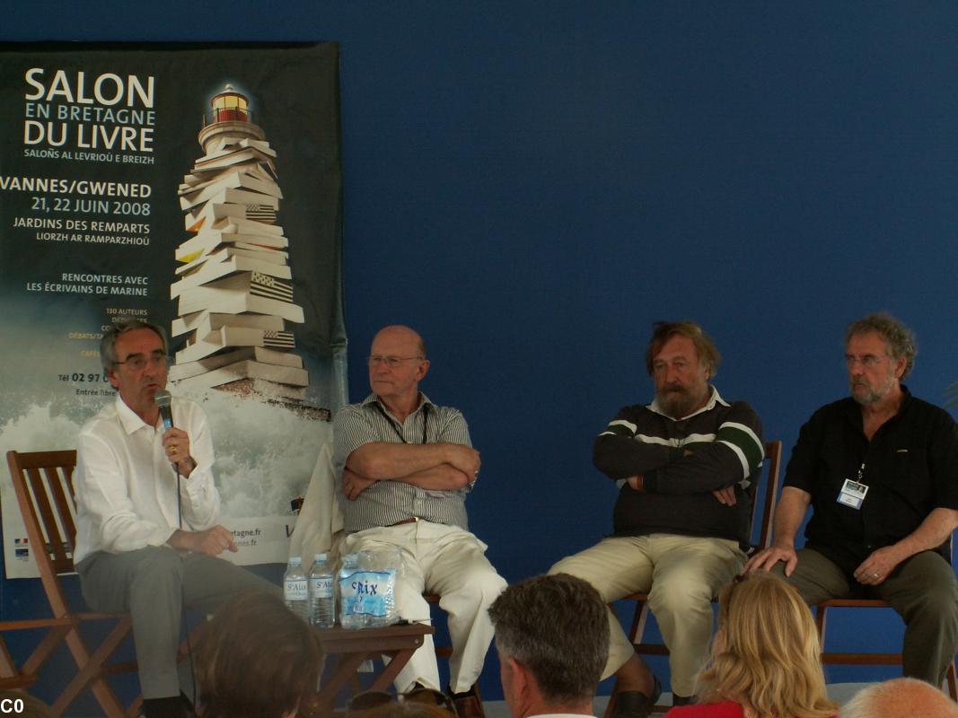 Salon du livre de Vannes avec Yves Laiiné, Gilles Servat et Jean-Pierre Pichard Salon du livre de Vannes avec Yves Laiiné, Gilles Servat et Jean-Pierre Pichard
