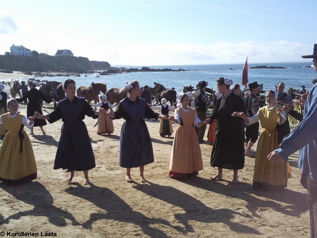 Fête des goémoniers au Pouldu. Photo du site des danseurs Korollerien Laeta.
