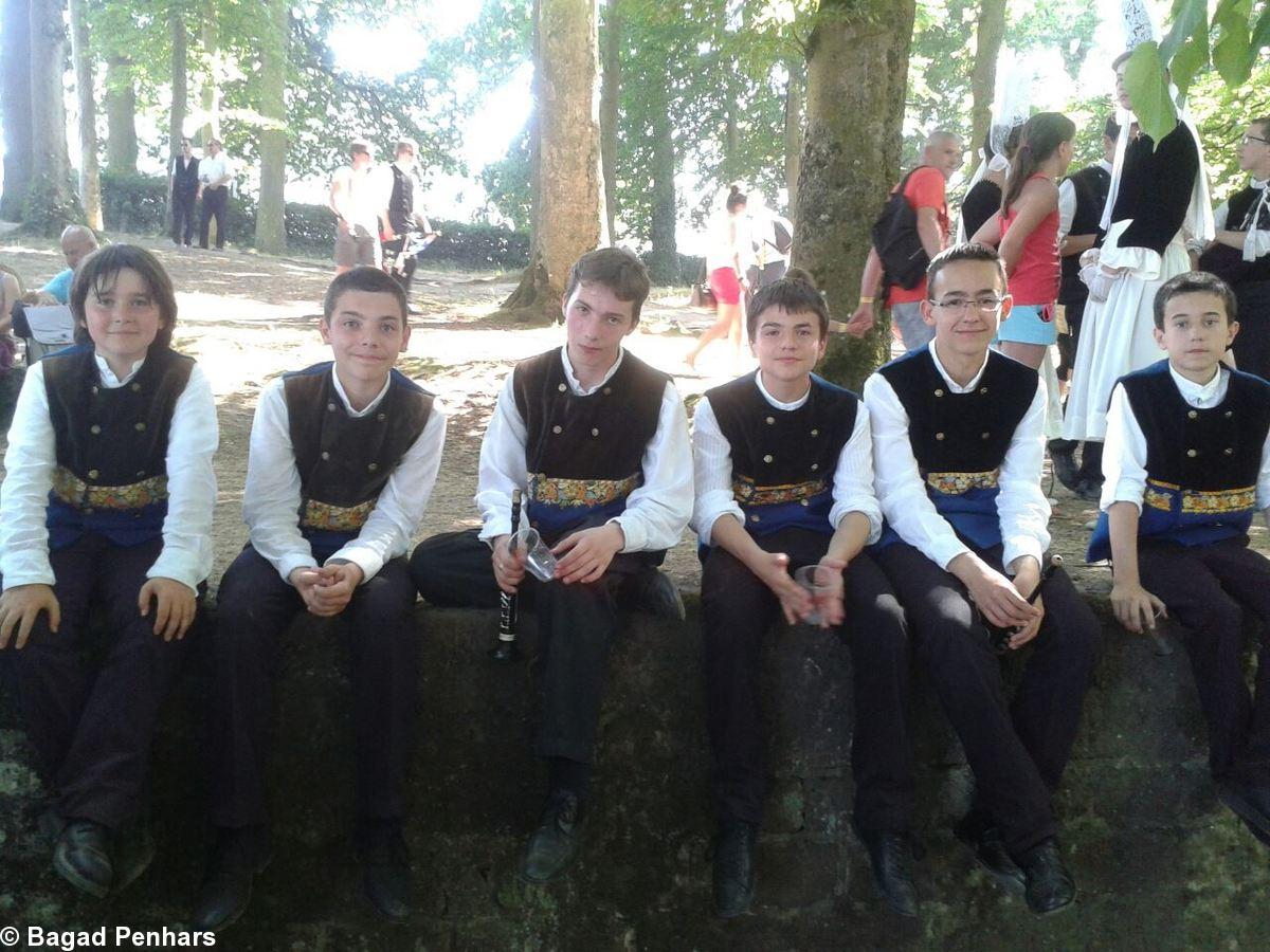 Les jeunes du bagad Penhars, 4e catégorie.