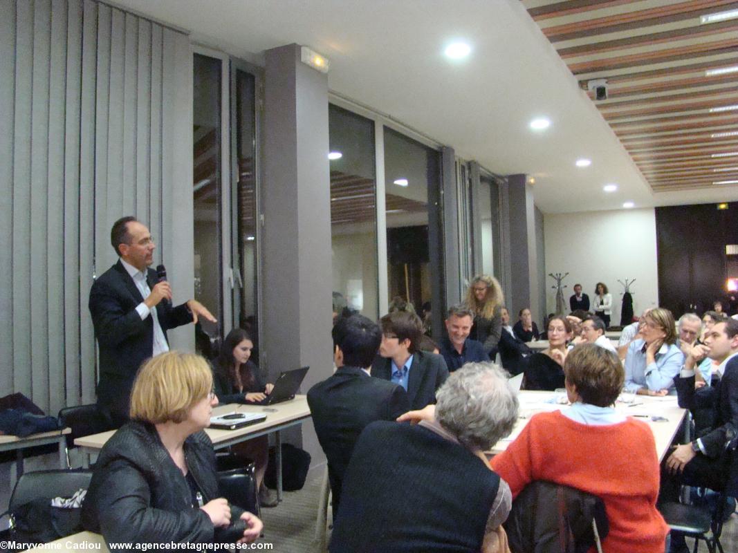 Bretagne 2030 Paris. François-Nicolas Sourdat, délégué général de l'Agence économique de la Région Bretagne a été loué par Kaourintine Hulaud en fin de réunion. Bretagne 2030 Paris. François-Nicolas Sourdat, délégué général de l'Agence économique de la Région Bretagne a été loué par Kaourintine Hulaud en fin de réunion.