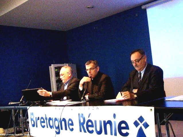 Assemblée générale 2013 de Bretagne Réunie. De g. à dr. Alain Peigné, Didier Berhault, Jean-François Le Bihan. Assemblée générale 2013 de Bretagne Réunie. De g. à dr. Alain Peigné, Didier Berhault, Jean-François Le Bihan.